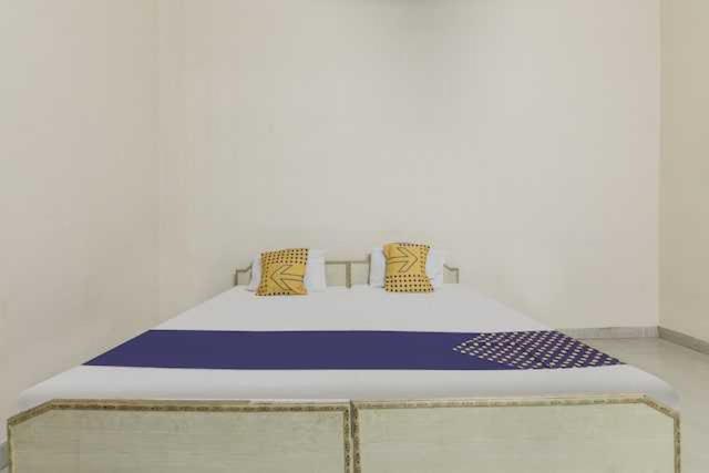 Oyo Hotel Radhe Krishna Marriage Hall لاكناو المظهر الخارجي الصورة